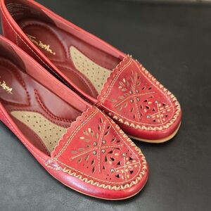 Thom McAn Women's Size 5 Red Leather Driving Flat Gold Studded Slip-On Loafers